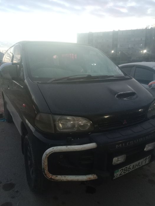 Митсубиси делика.