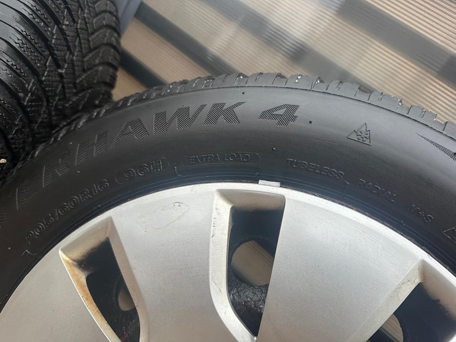 Vând set Jante cu cauciucuri iarna M+S 205/60/16