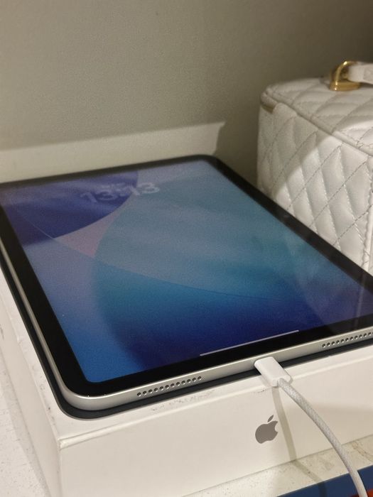 Ipad a16 silver yengi hali