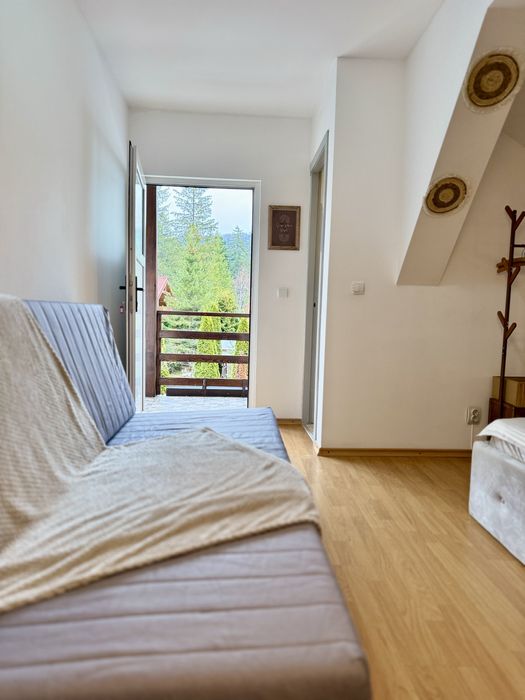 Casa/Vila/Pensiune de inchirat. Afacere la Cheie în Predeal: Vilă Centrală cu Vedere la Pârtie – Profit din Prima Zi