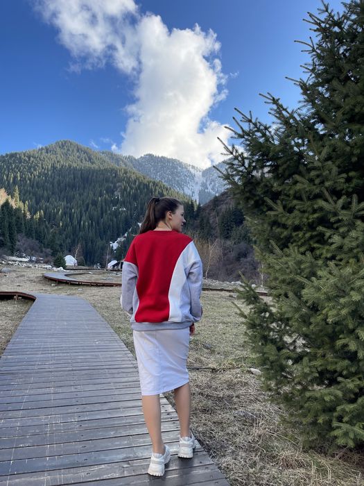 Свитшот красный с белым