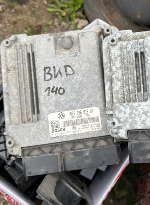 Компютър мотор двигател ECU 03g906016 hk 2.0 bkd Vw golf touran passat