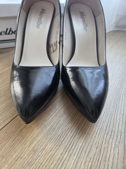 Pantofi din piele, toc cui, marime 39
