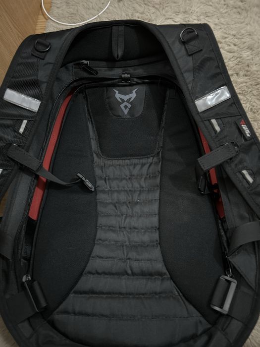 vand ghiozdan pentru moto