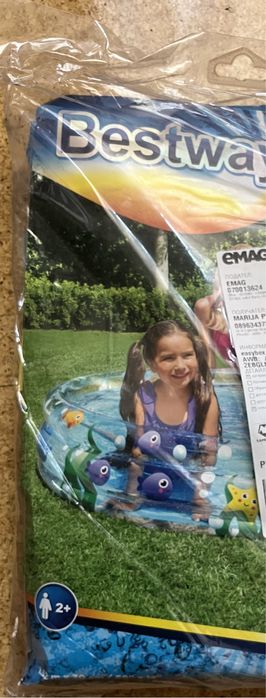 Детски басейн прозрачен с риби нов