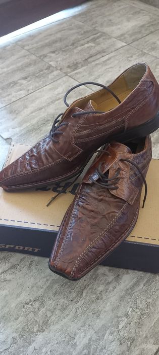 Pantofi model deosebit!