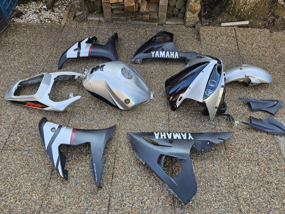 Vând set carene Yamaha R6