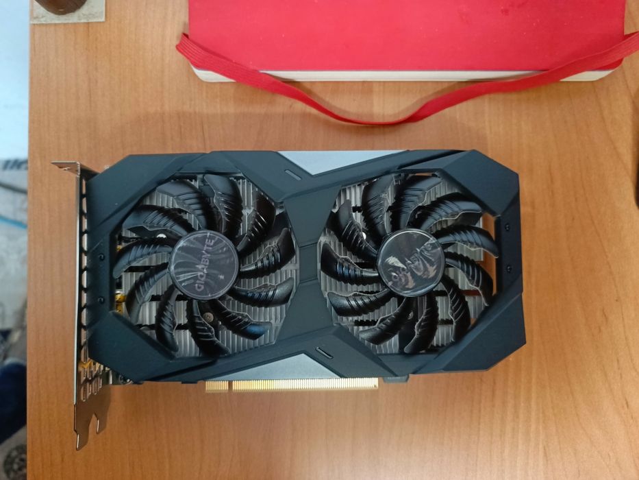 Видеокарта  Gigabyte Geforce RTX 3050 6gb