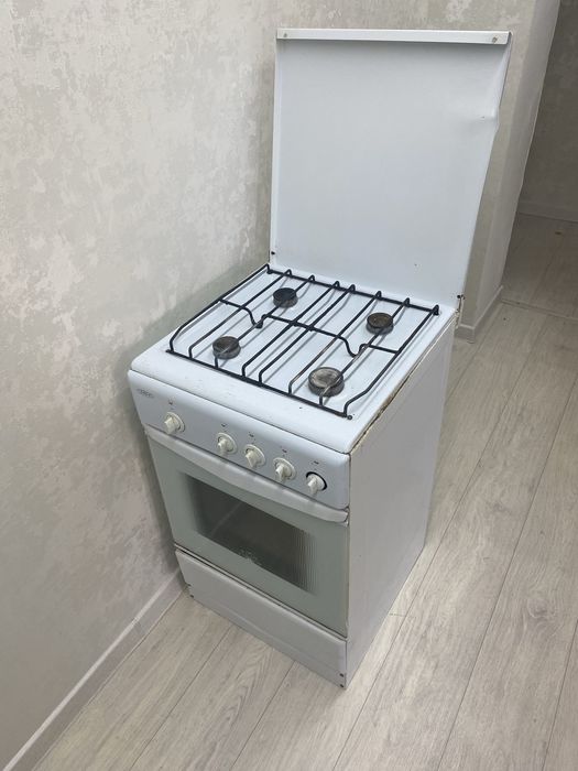 Продаю газ плиту в рабочем состояни