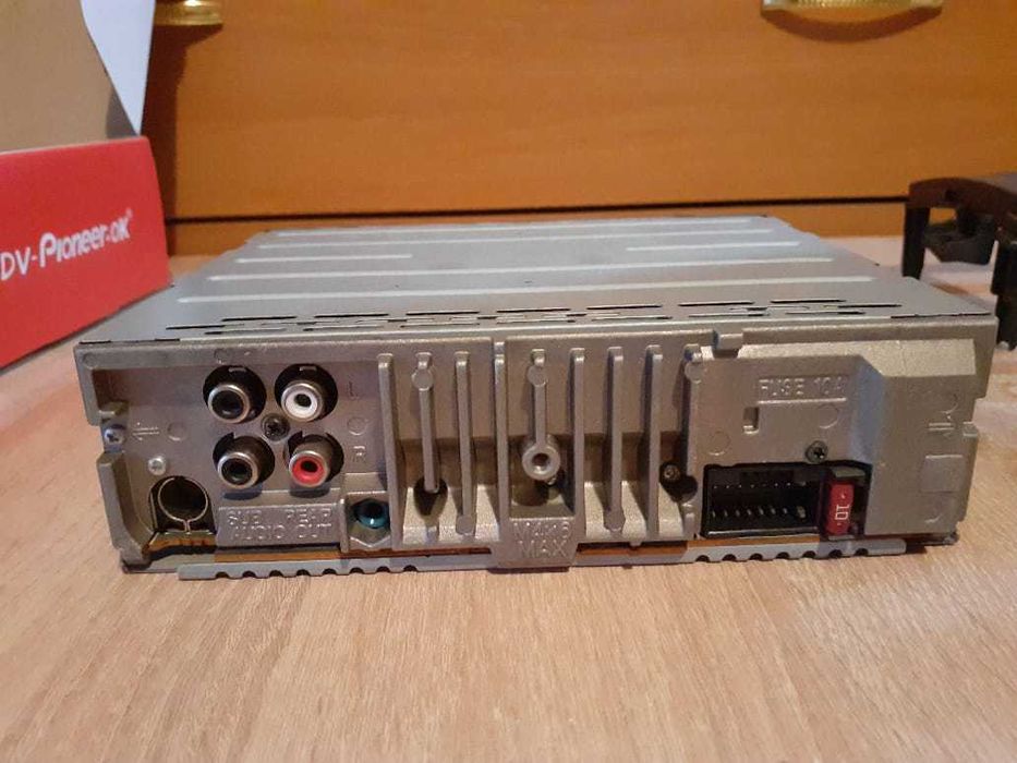Продается магнитола SONY X-Plode.