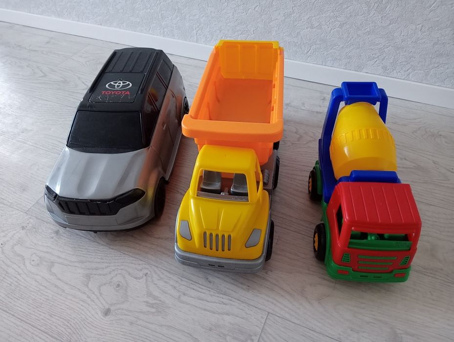 Продам игрушки .