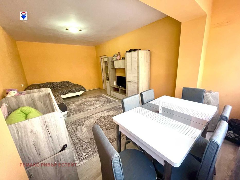 Продава се Тристаен апартамент в Русе, Здравец - 70 кв.м за 1623 €/кв.м - Снимка #3