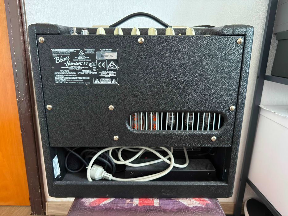 Amplificator chitara Fender Blues Jr IV