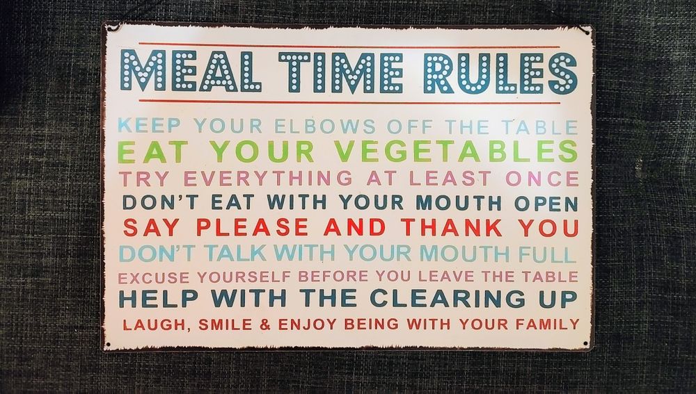 Метална табела за кухня и трапезария