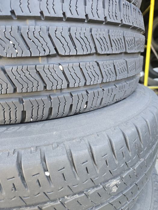 2бр. 205 70 15С Barum зимни.