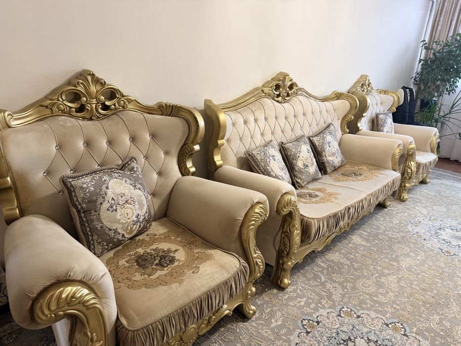 Диван с креслами