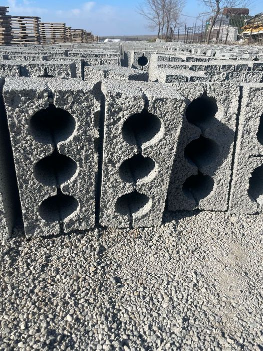 Строительный прессованный шлакоблок!