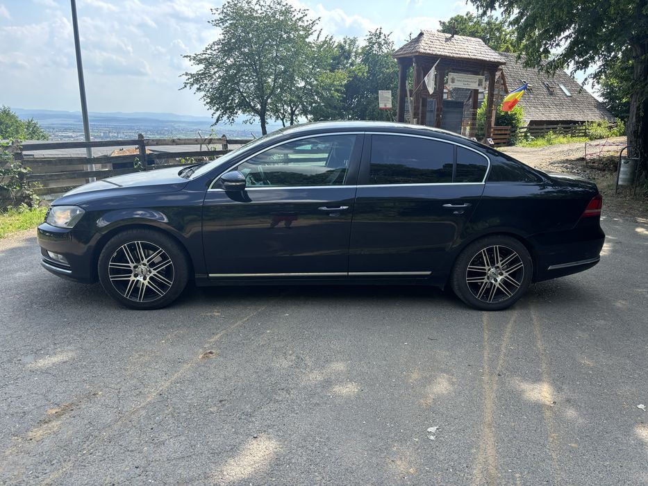 Volkswagen Passat B7 .  2.0 TDI 140 CP. An 2012 .