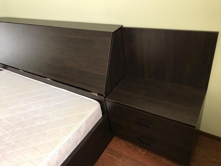 Двухспальная кровать