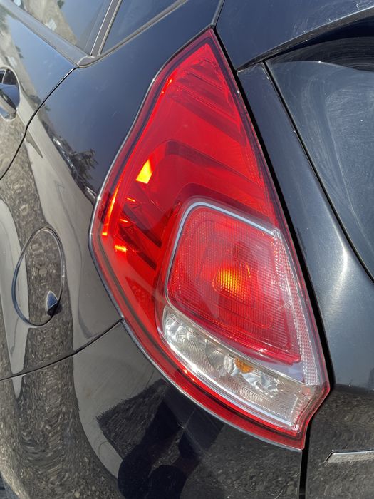 Stop Stanga Dreapta Ford Fiesta 2013-2016