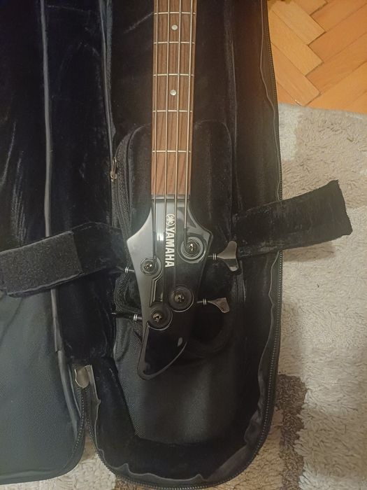 Chitară electrica YAMAHA RBX374