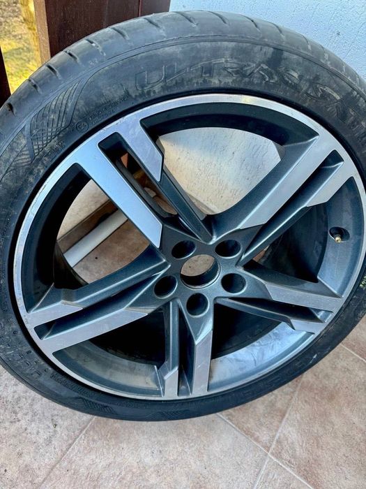 Оригинална употребявана джанта R18 за Audi A4 B9