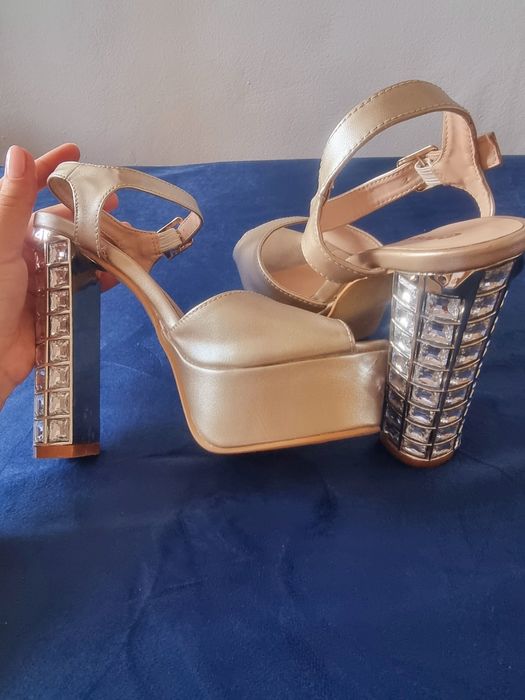 Sandale aurii cu pietre