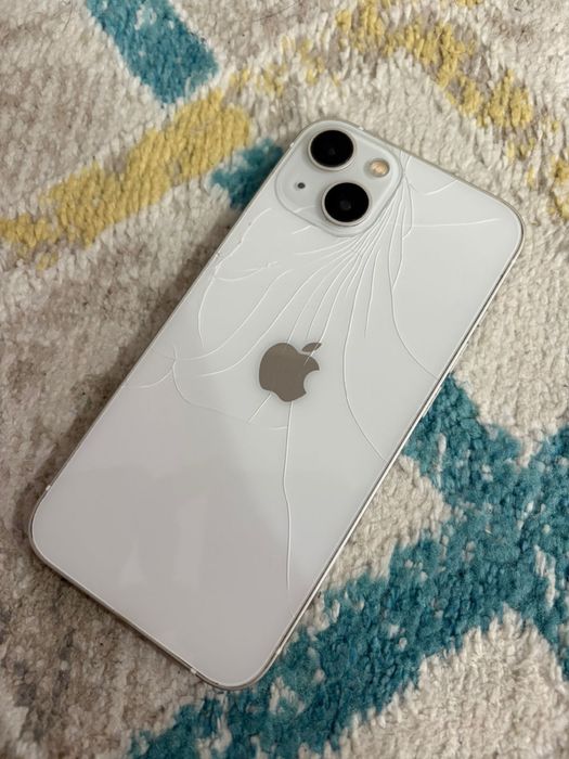 Продам IPHONE 13