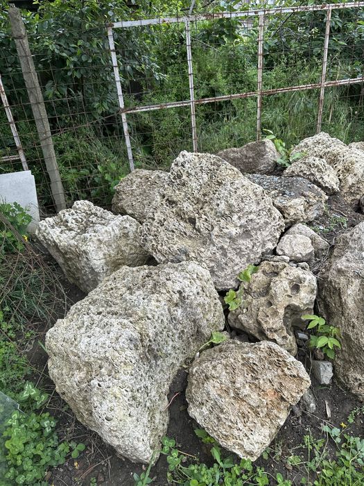 Pietre antice decorative de mari dimensiuni