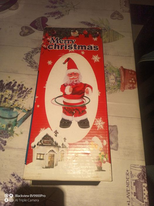 Mos craciun muzical in cutie aproape nou