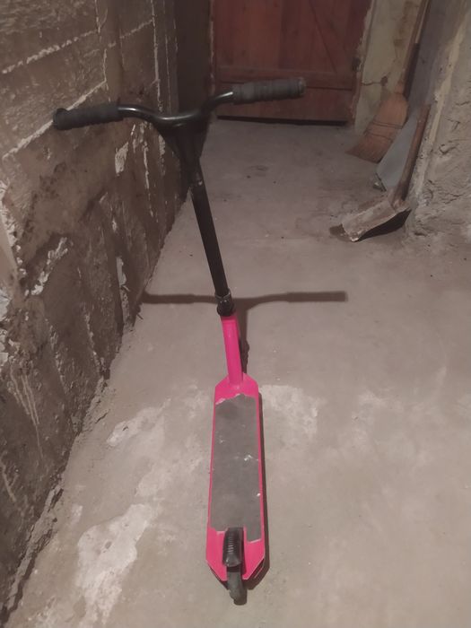 Тротинетки и кола за бутане