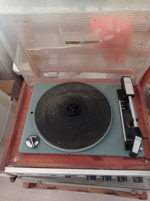 Проиграватели для пластинок.