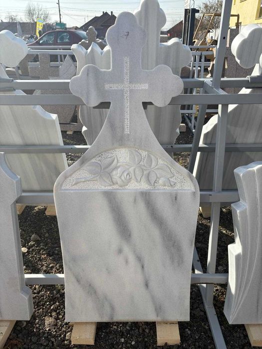 15% reducere la monumente funerare marmura si granit