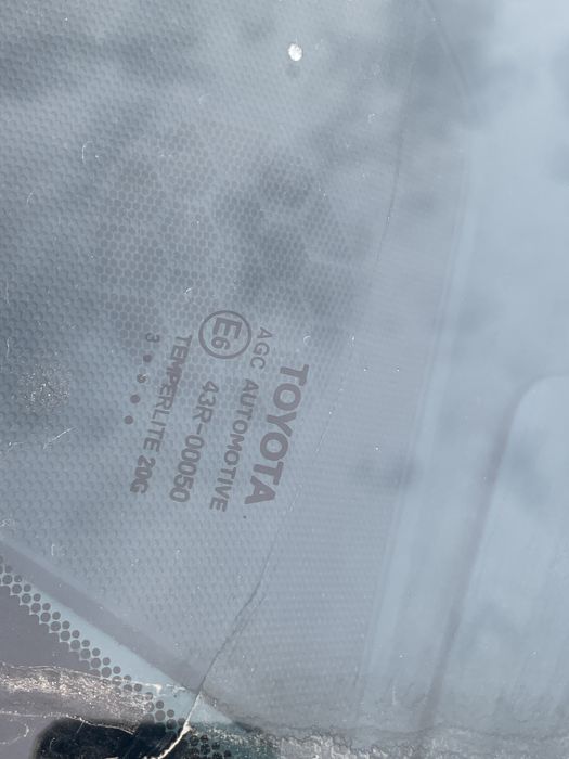 Лобовое стекло Камри 50