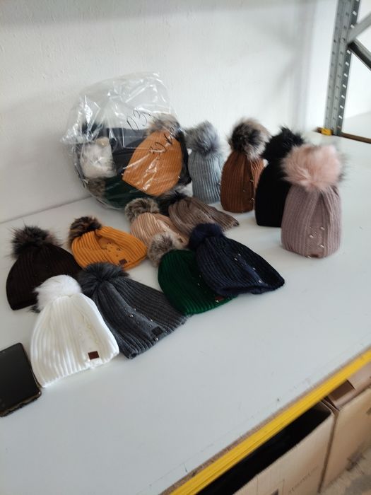 зимни шапки на едро