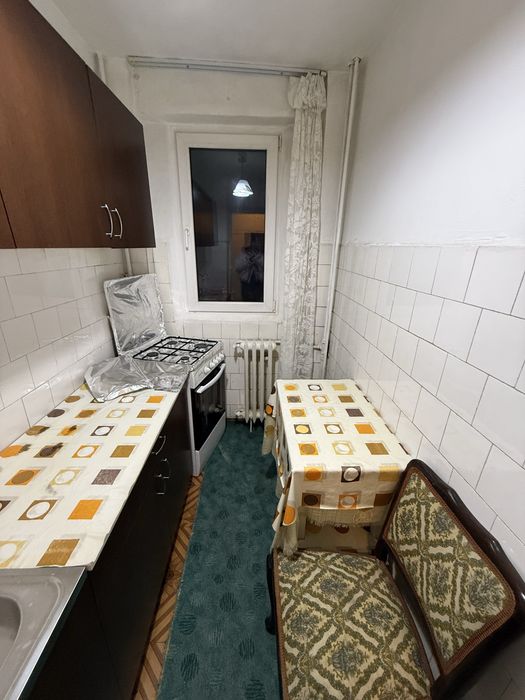 Vand apartament 2 camere Cora Lujerului