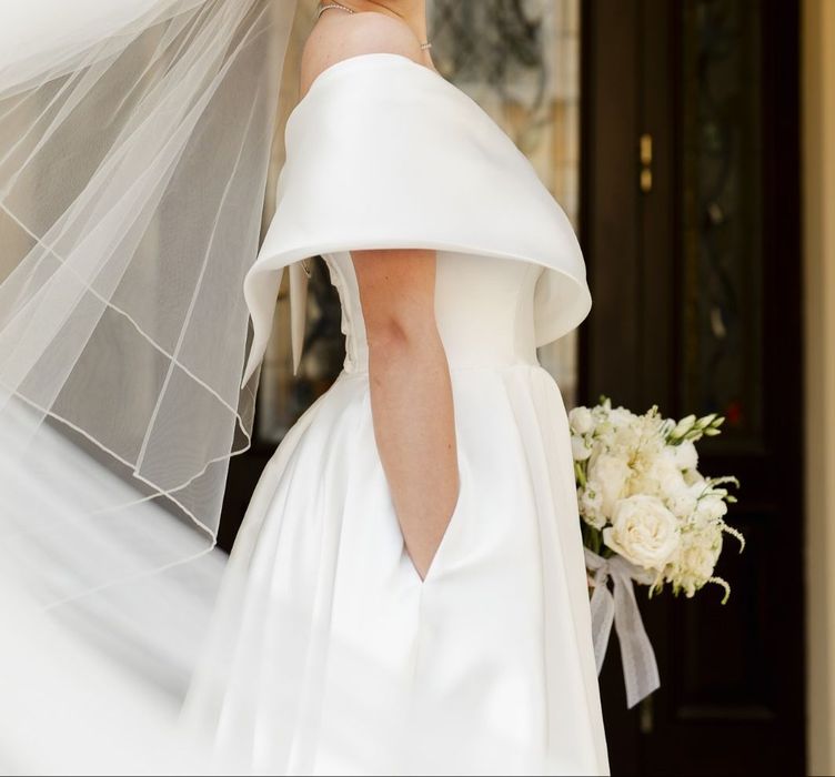 OFERTA                         Vând rochie mireasă deosebita