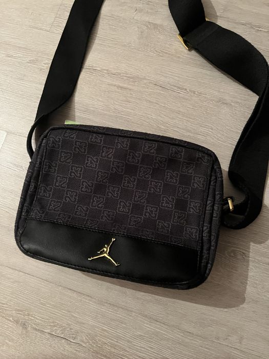 продаю сумку джордан