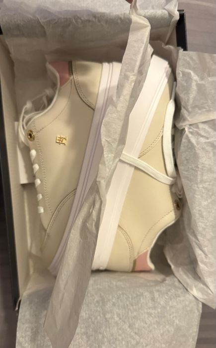 Vand adidasi fata originali Tommy Hilfiger 36