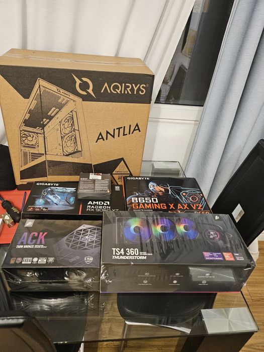 Vand pc gaming  ryzen 7700x rx 9060xt inpecabil nou