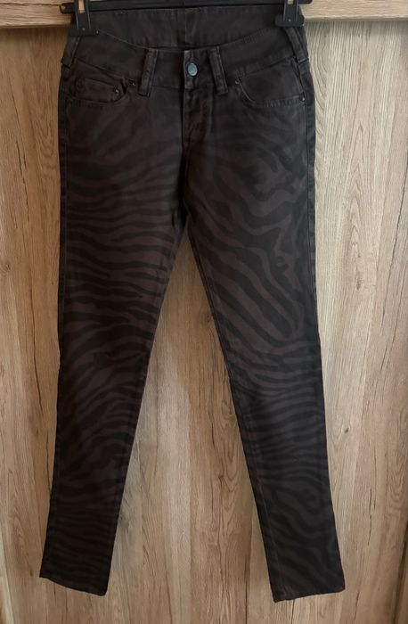 Подарявам Нови дамски дънки развер XS