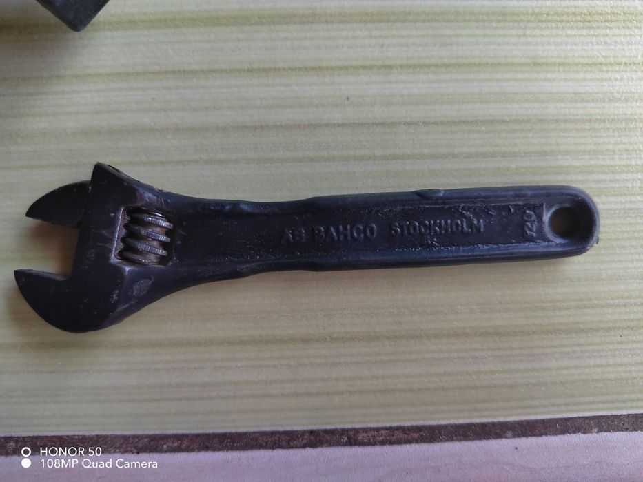 Инструменти, ключове и др.