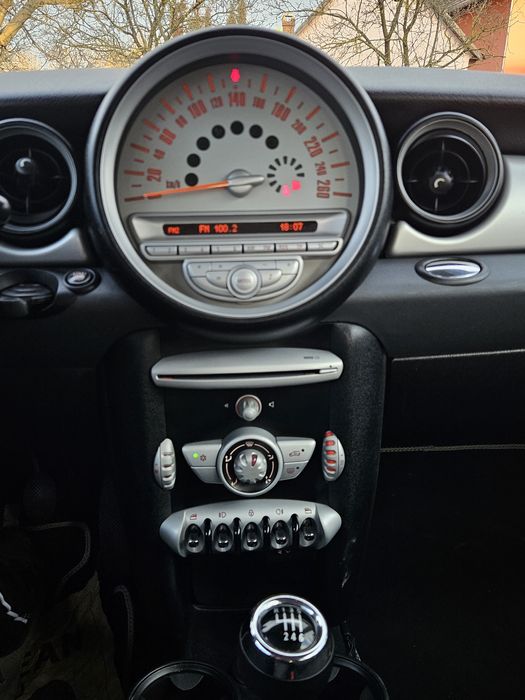 Mini Cooper One-An 2009- 1.4(Benzina), 75 Cai, 167.000 km
