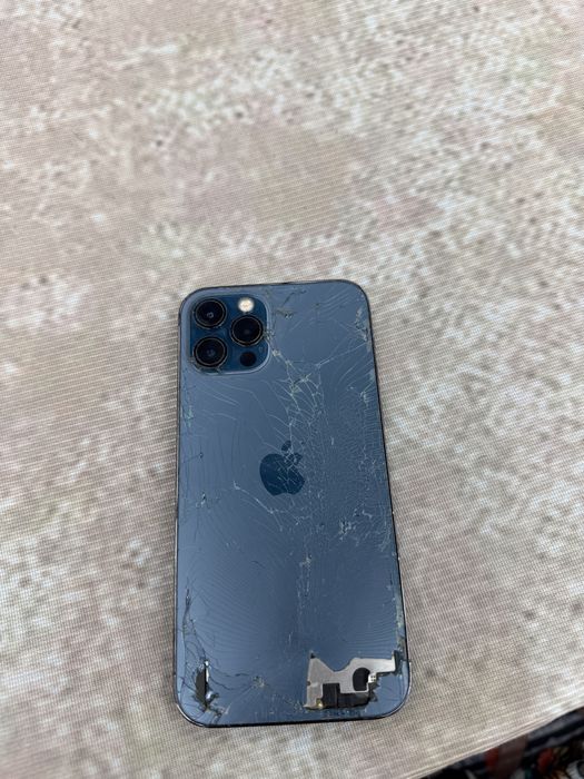 iPhone12pro 256гб