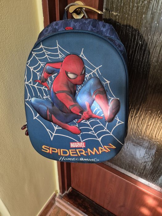 Vând Ghiozdan SPIDERMAN Marvel 120 lei