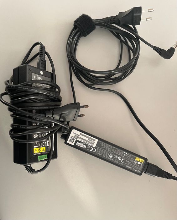 Зарядно лаптоп Fujitsu