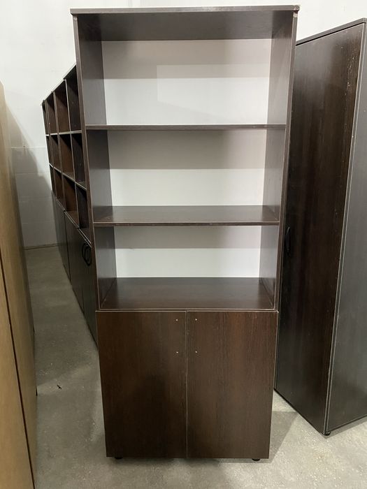 Шкафы и табуретки