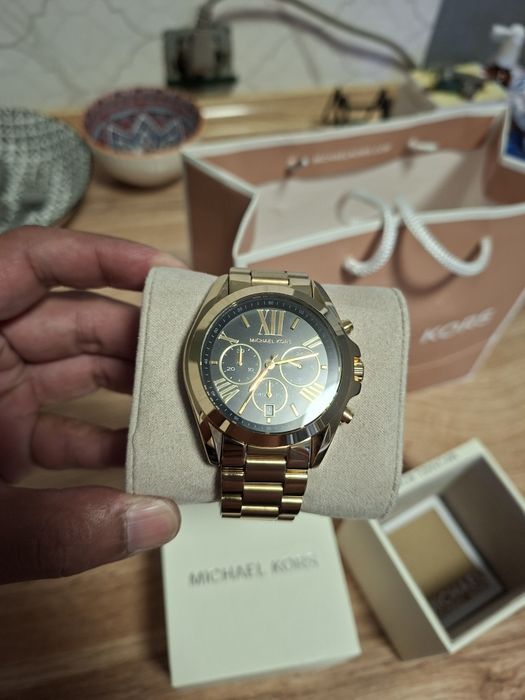 Продам Michael Kors