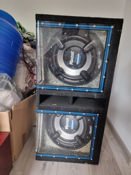 Stație +subwoofer auto