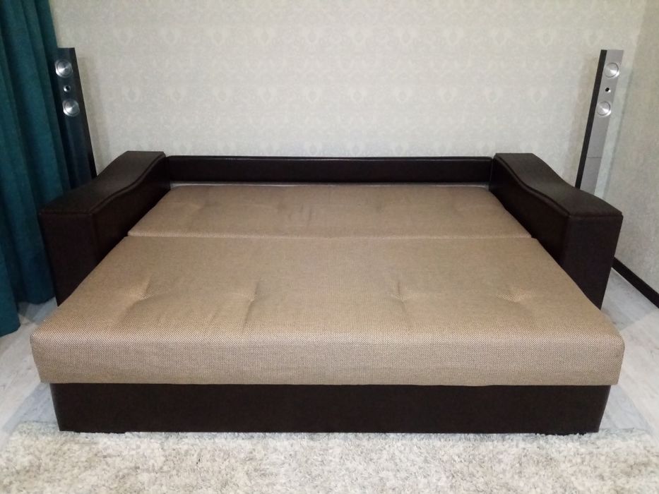 Диван Мягков коричневого цвета